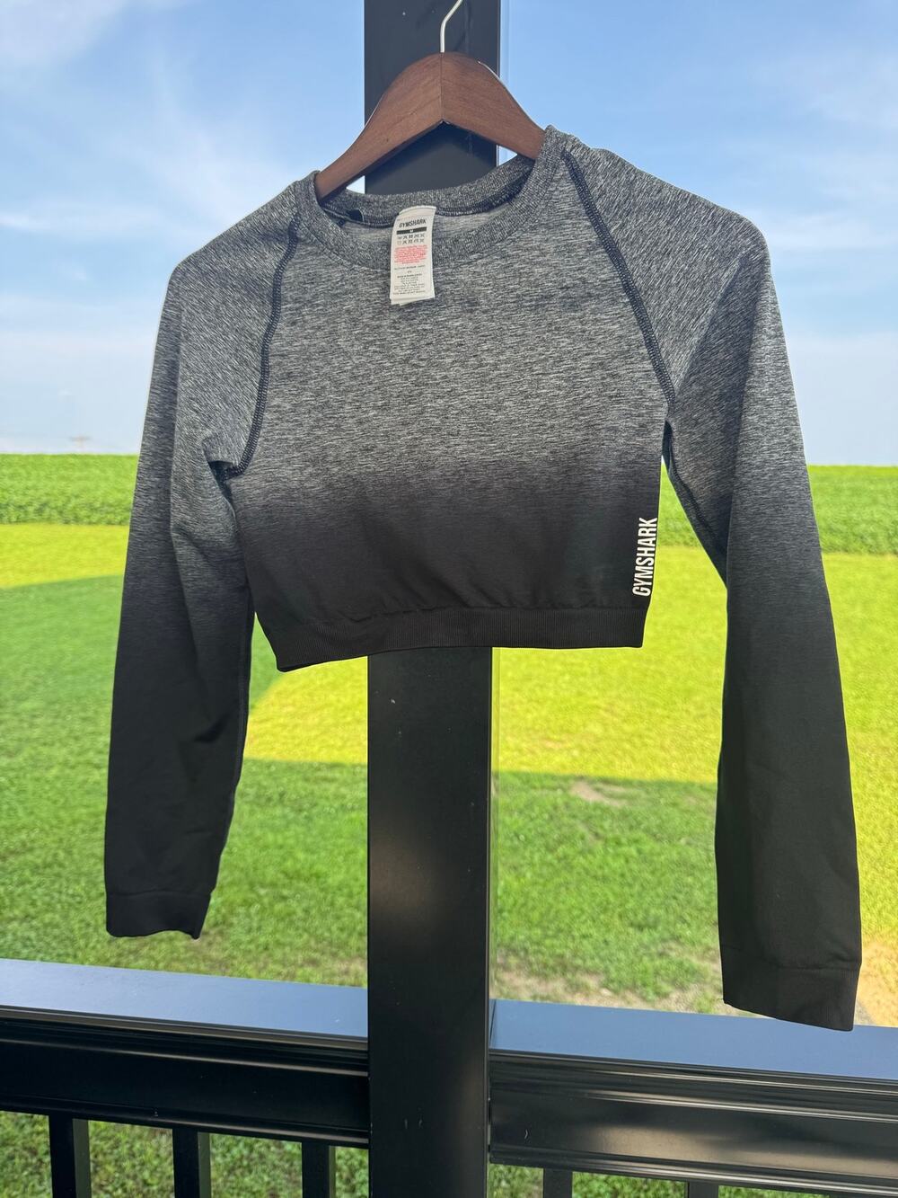 Gymshark Adapt Ombre Long Sleeve Crop Top - Black Heathered Gray Medium